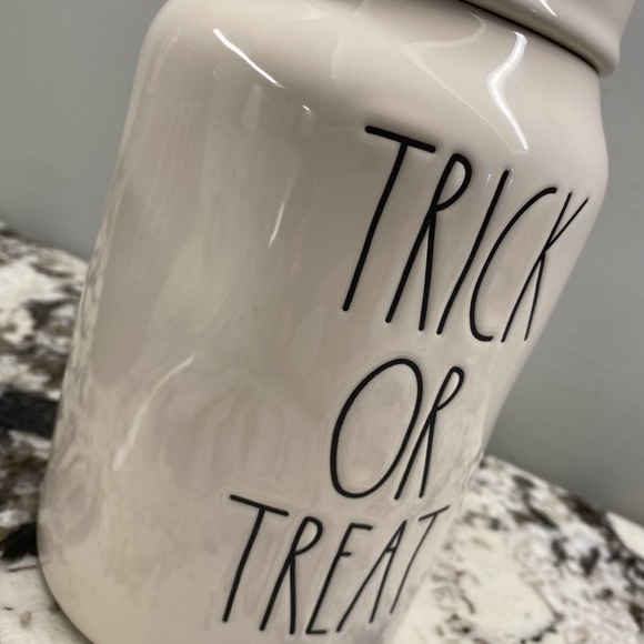 trick or treat & haunted canister - Picture 5 of 5